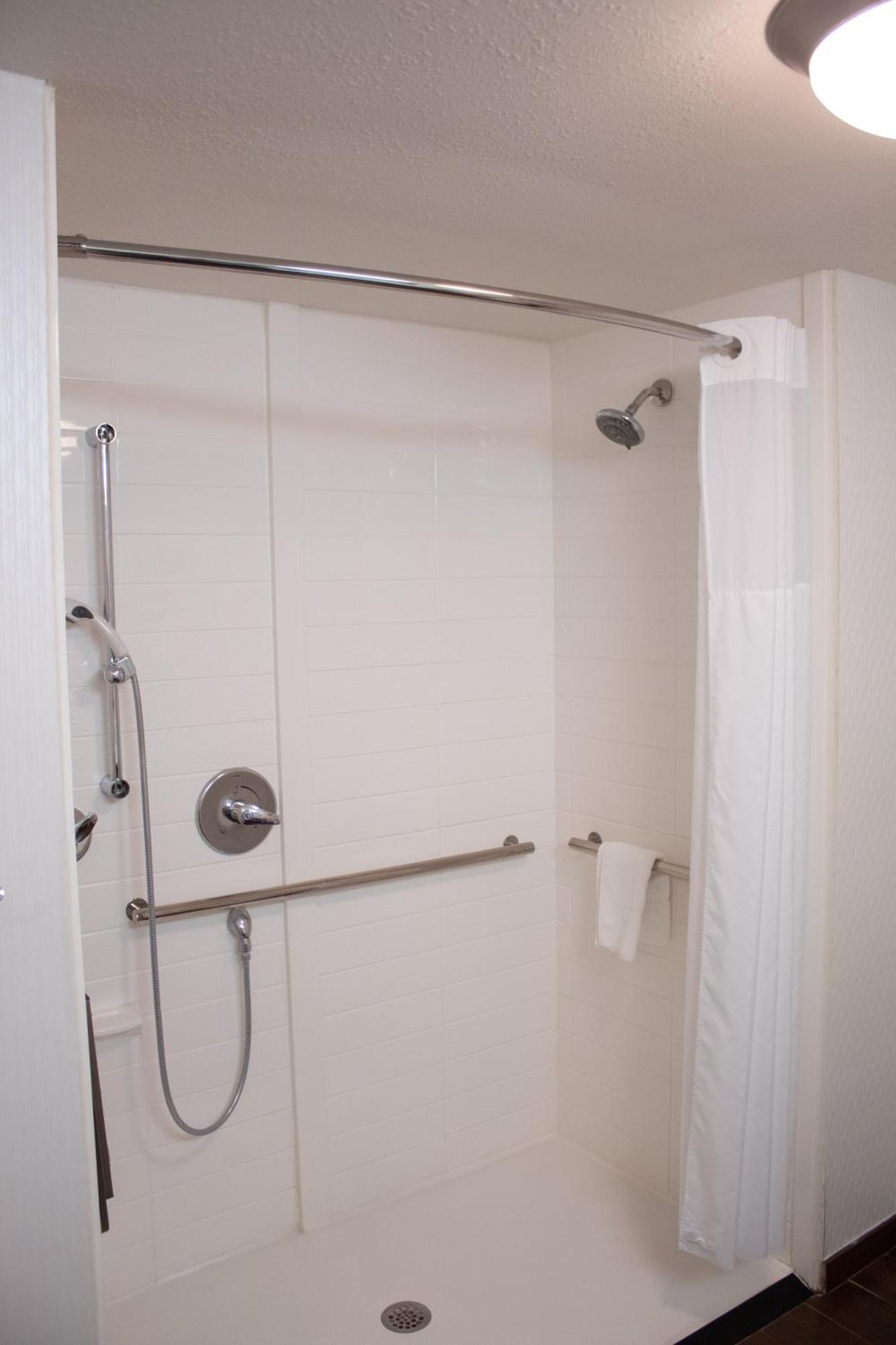 Hampton Inn & Suites Big Rapids, Mi Екстер'єр фото
