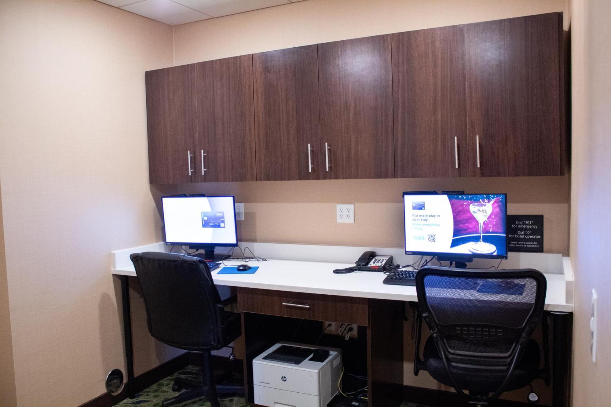 Hampton Inn & Suites Big Rapids, Mi Екстер'єр фото