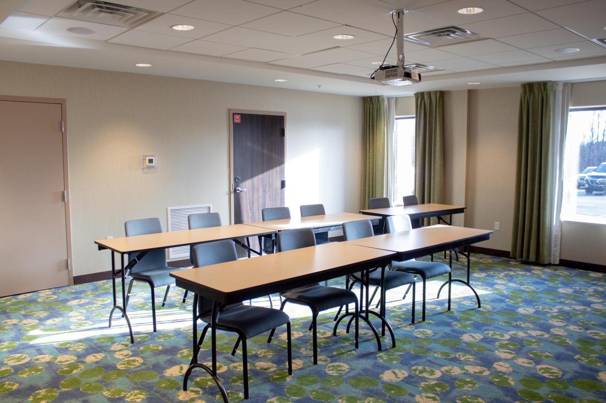 Hampton Inn & Suites Big Rapids, Mi Екстер'єр фото